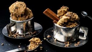 chocolate & coffee & wafers ice cream (easy & no-churn & with kit kat)