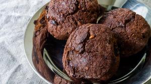 dried fruit & nuts cocoa buns