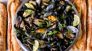 beer-cooked mussels & (a few) clams too