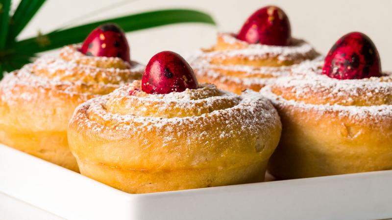 greek easter tsoureki buns