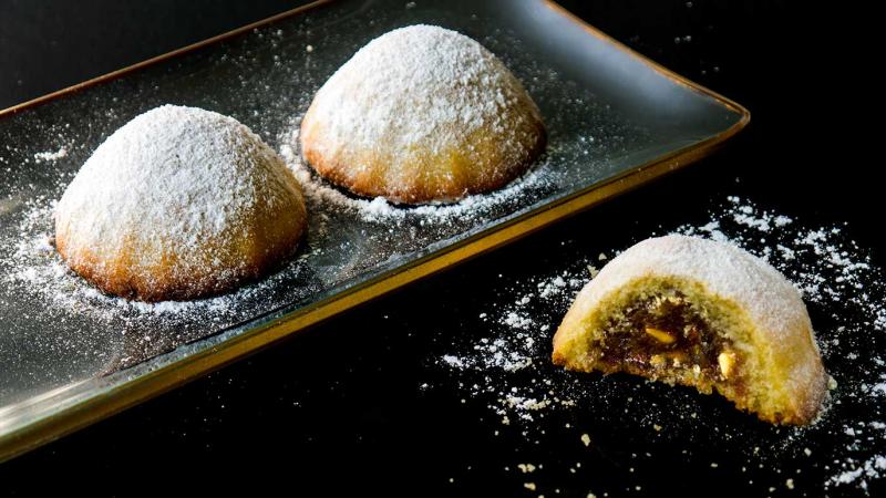 ‘maamoul’ shortbreads filled with dates & almonds
