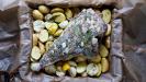 gigot d’agneau rôti à la 'kleftiko' (bandit-montagnard)