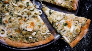 spring onion & feta-yogurt cream pizza
