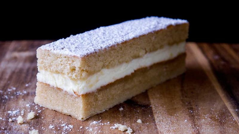 hot milk & vanilla cakes with mascarpone & cream filling