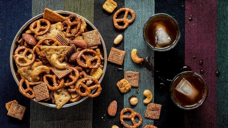 ‘in-between-holidays’ salty & spicy snack mix