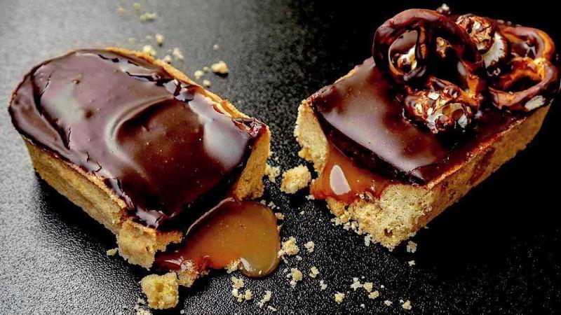 chocolate & caramel & popcorn & pretzel tartlets