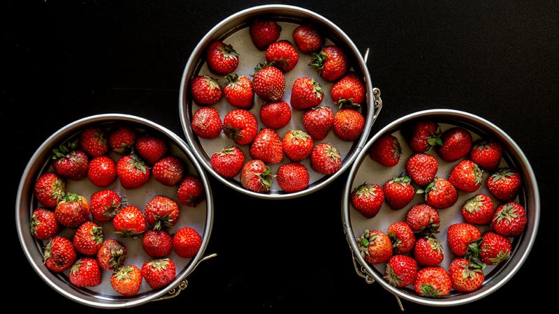 Charlotte aux fraises et à l'amande - Anna's Eats