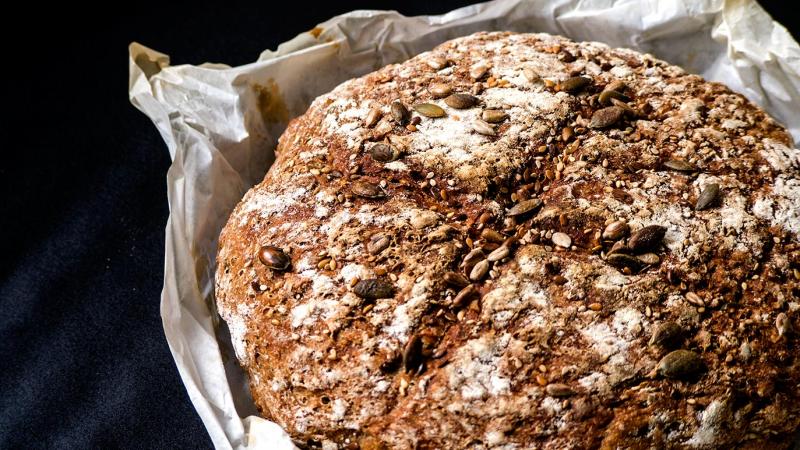 crusty dutch oven 5 cereals and 5 seeds bread