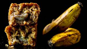 tropical banana bread (with pineapple & coconut & lime & ginger & vanilla & cardamom)