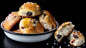 «stafidopsoma» wholesome honey & raisin bread buns