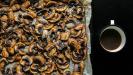 soupe veloutée de champignons rôtis (avec bouillon de champignons fait-maison & garniture de champignons forestiers frits)
