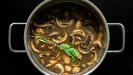 soupe veloutée de champignons rôtis (avec bouillon de champignons fait-maison & garniture de champignons forestiers frits)