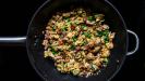riz frit aux oeufs avec chorizo & fruits de mer