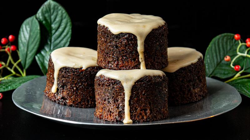 autumn mini-cakes with molasses & spices