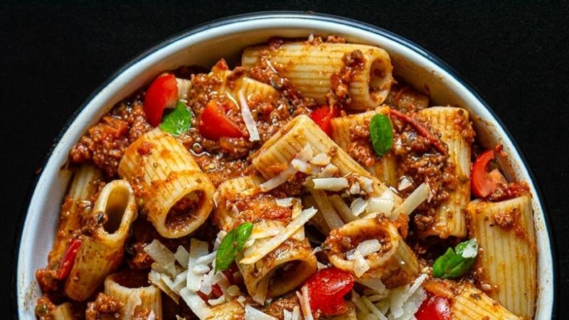 quick & easy «bolognese» sauce with beef & mushrooms