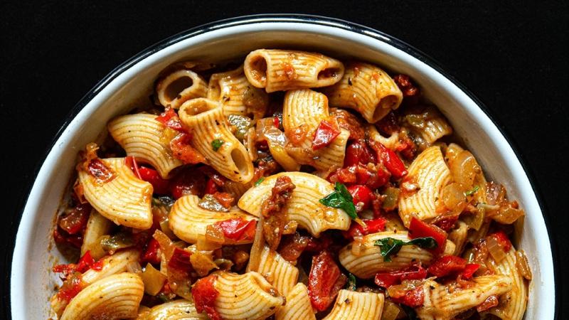 mixed bell peppers pasta sauce (with or without chorizo)