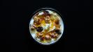 dessert au yaourt grec égoutté avec miel de thym & noix & raisins secs