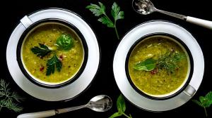 green «gazpacho» cold soup starter