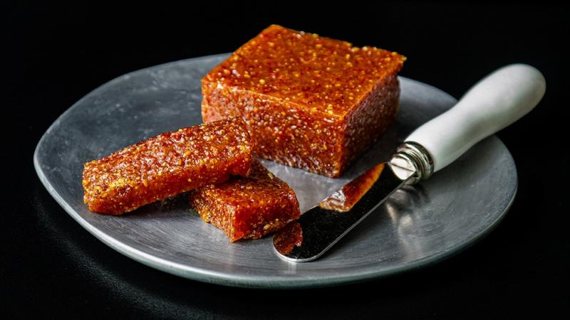 strawberry tree berries «membrillo» paste