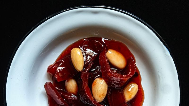 « douceurs à la cuillère » de coing confit au sirop avec amandes