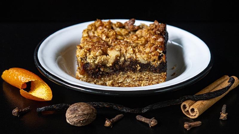 « from montreal to the mediterranean » date squares