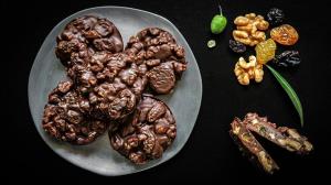 walnut & raisin chocolate clusters (with olive oil & mastic resin)