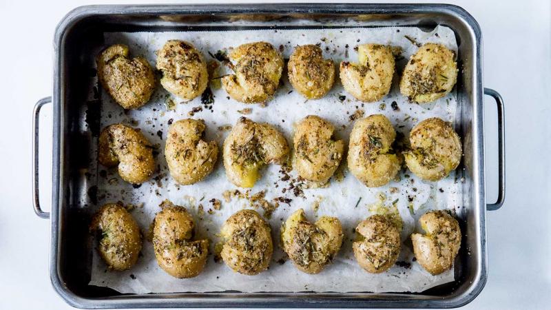 smashed potatoes (with lemon and garlic)